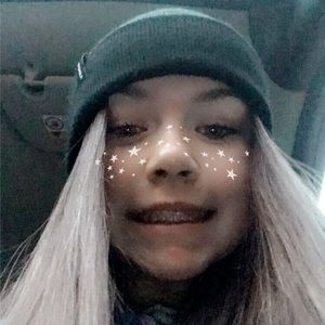 Meet your Posher, Amira